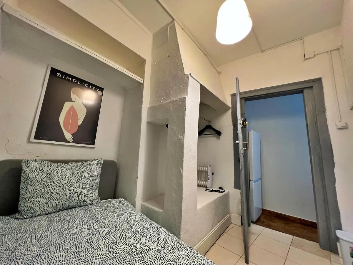 Cosy Mouraria Rooms Lisbon 0*,