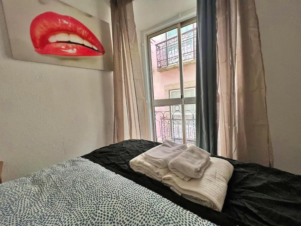 Cosy Mouraria Rooms Lisbon Apartment
