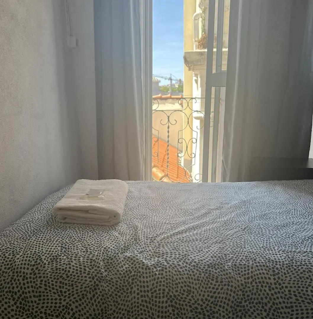 Apartment Cosy Mouraria Rooms Lisbon Portugal